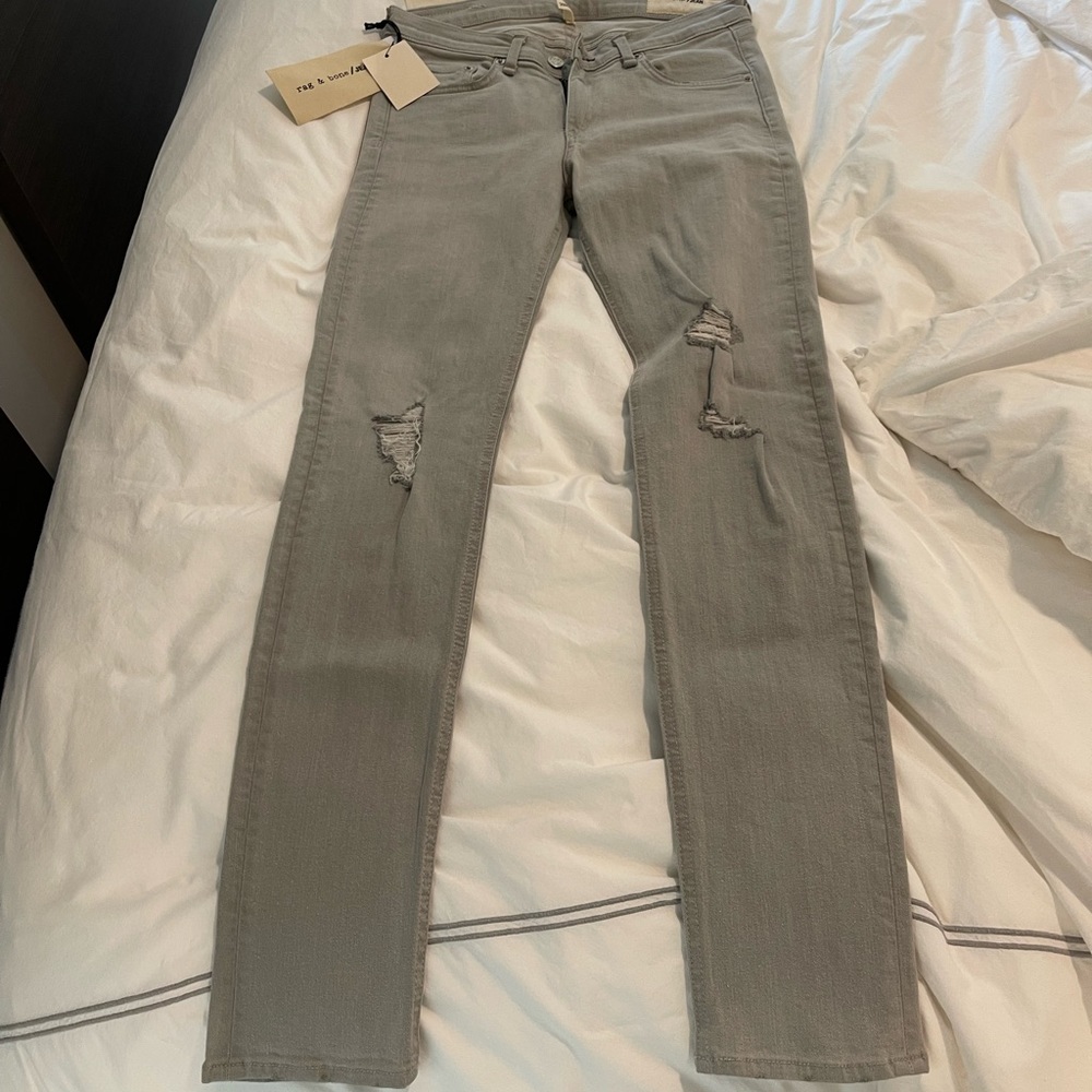 BRAND NEW JEANS